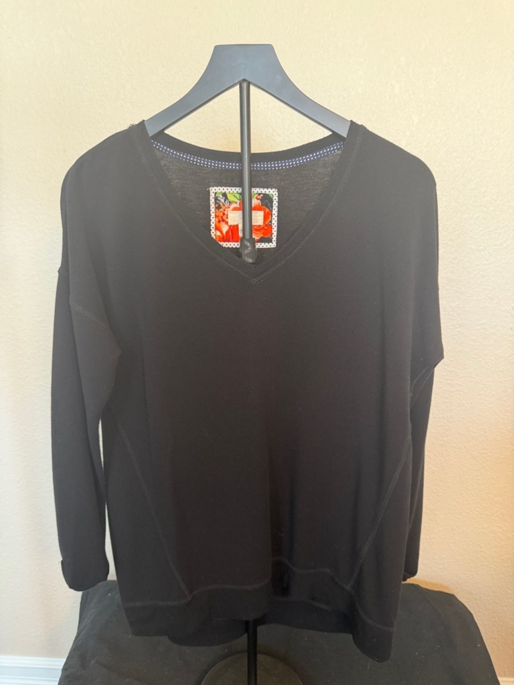 Women’s Black V-Neck Thin Sweatshirt - Classic Lightweight Knit
